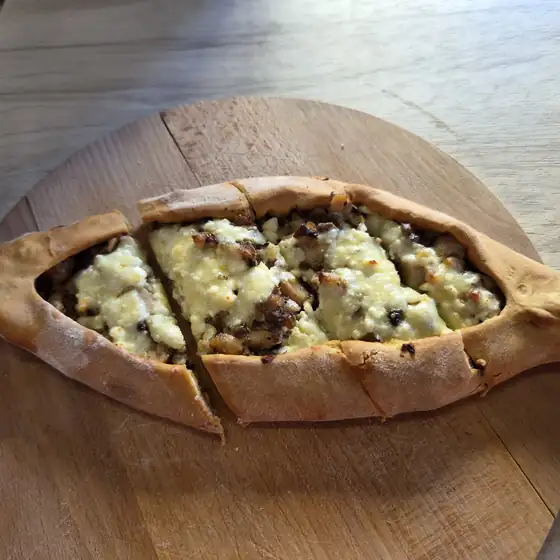 Pide z pieca